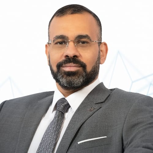 عضو مجلس إدارة مصر للأستثمار ,رئيس التجهيزات الأمنية والتخطيط ببنك مصر